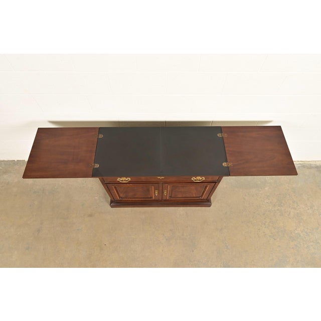Drexel Heritage Georgian Flame Mahogany Flip Top Buffet Server or Bar Cabinet For Sale - Image 11 of 16