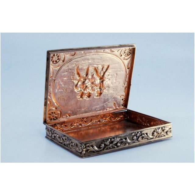 Jewelry Box in Gold-Plated Silver with Engraved Plant Motifs For Sale - Image 4 of 9