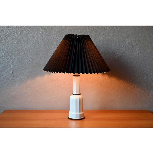 Scandinavian Heiberg Sohølm Lamp in Porcelain and Brass, 1960s For Sale - Image 13 of 13