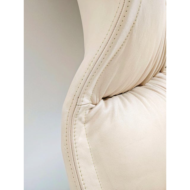 Saporiti Italia Double Bed in Dove Grey Leather by Giovanni Offredi for Saporiti, 1980s For Sale - Image 4 of 16