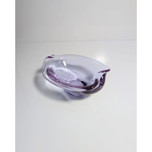 Brutalist Vintage Czech Bowl in Alexandrite Glass from Sklo Union, 1950s For Sale - Image 3 of 6
