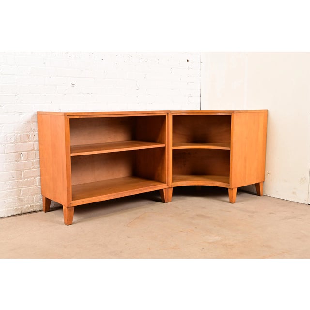 Conant Ball Leslie Diamond for Conant Ball Mid-Century Modern Solid Birch Two-Piece Corner Bookcase, 1950s For Sale - Image 4 of 13