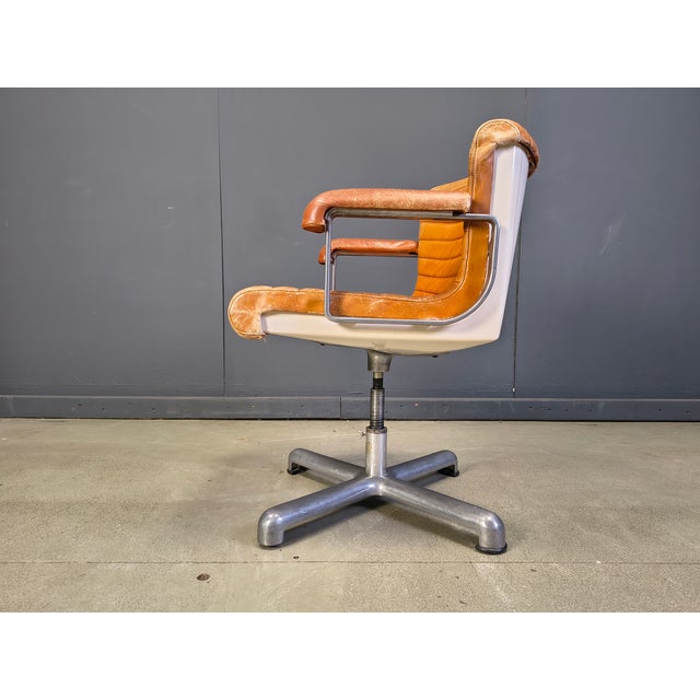 1970s Italian Modern Steel and Leather Office Chair by Ettore Sottsass for Poltronova, 1970 For Sale - Image 5 of 12