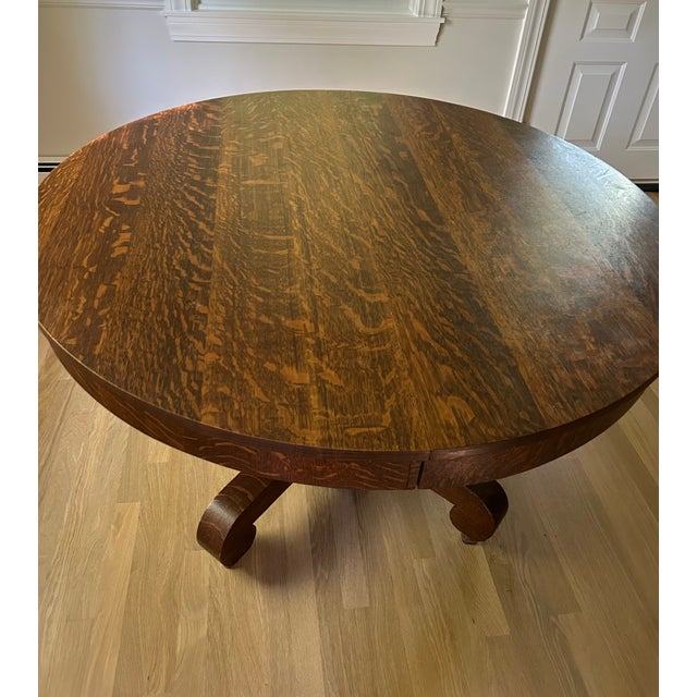 Traditional Union Furniture Co Antique Quartersawn Oak Round Dining Table For Sale - Image 3 of 9