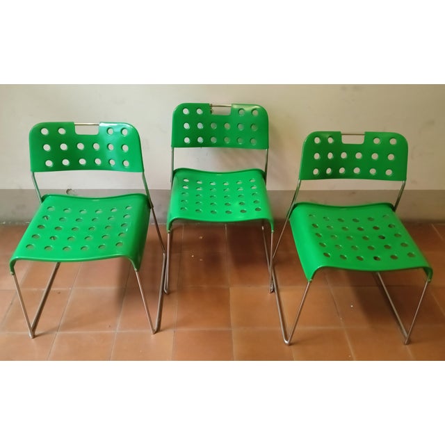 1970s Green Metal Omstack Stackable Chairs by Rodney Kinsman for Bieffeplast, Italy, 1970s, Set of 3 For Sale - Image 5 of 8