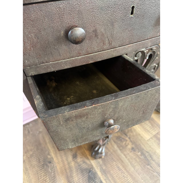 19th Century American Empire Table With Pedestal Base and Clawfeet For Sale - Image 14 of 17