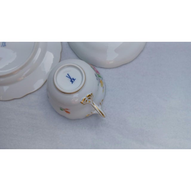 Vintage Porcelain Coffee and Tea Trio Set with Hand-Painted Aster Motif from Meissen, 1970, Set of 3 For Sale - Image 14 of 15
