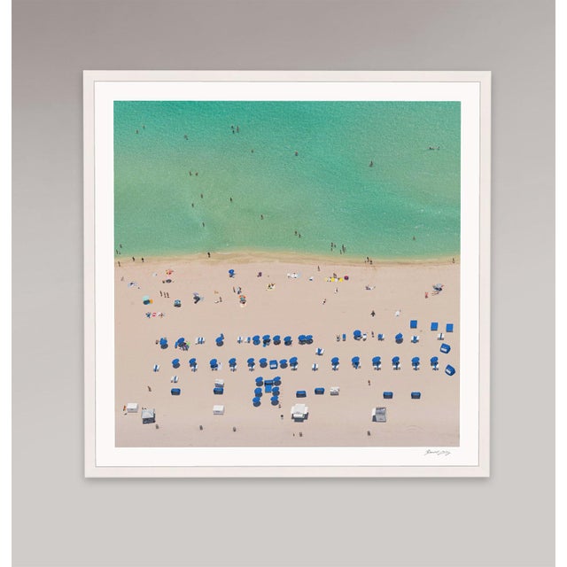 Edition Aerial Views Bernhard Lang Image: AV_Miami_III_010 Size A: 39,3 x 39,3 inches Captured in 2016 over Miami Beach,...