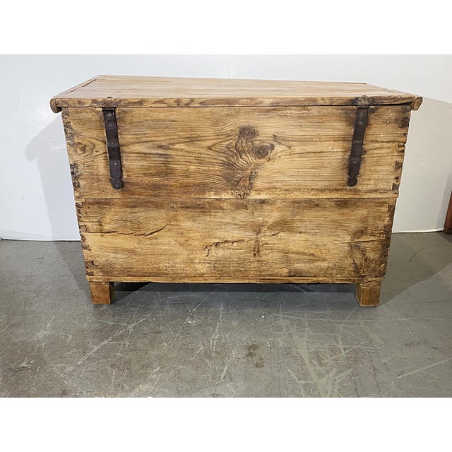 19th Century German Pine Chest For Sale In Los Angeles - Image 6 of 7