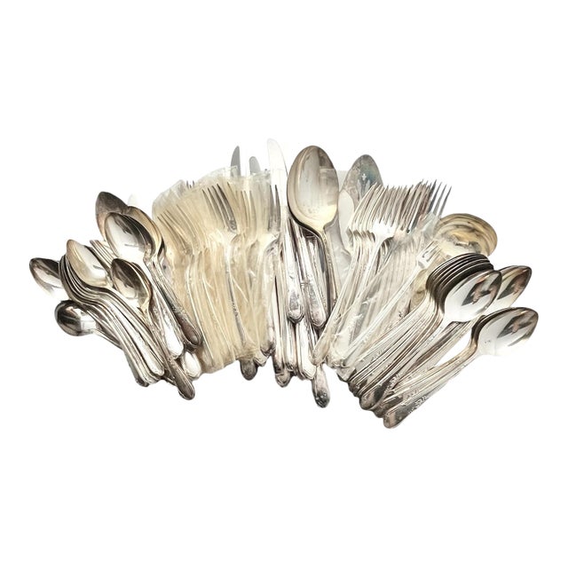 1960s Oneida “Meadowbrook” Silverplate Flatware Set, Service for 16+ - 108 Pieces For Sale