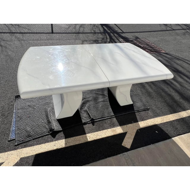 Karl Springer 1980 Karl Springer White Faux Marble Lacquer Dining Table For Sale - Image 4 of 11