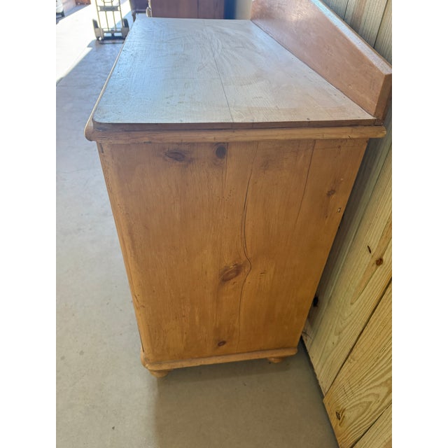 Antique Pine Two Over Two Drawers - Chest of Drawers With Gallery Back From England For Sale - Image 15 of 18
