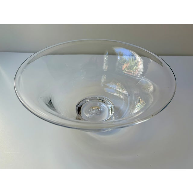 This medium Shelburne bowl by Simon Pearce is a crafted in the hand-blown traditional style. Simon Pearce opened his first...
