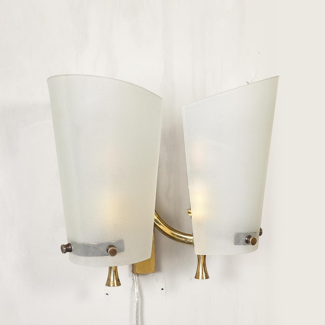 1960s Italian Mid-Century Double Shaded Textured Glass & Brass Wall Sconces - a Pair For Sale - Image 11 of 17