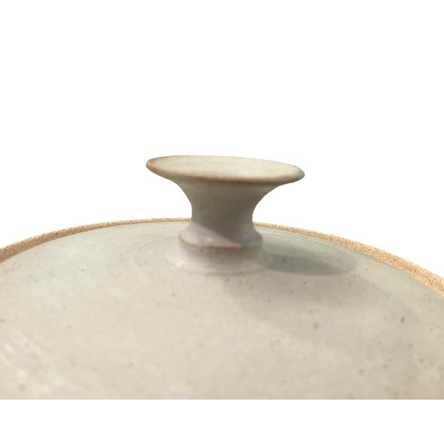Vintage Mid Century Modern Pottery Lidded Casserole Bowl Ceramic Studio Pottery For Sale - Image 4 of 12