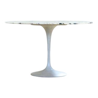 Round Tulip Table by Eero Saarinen for Knoll For Sale