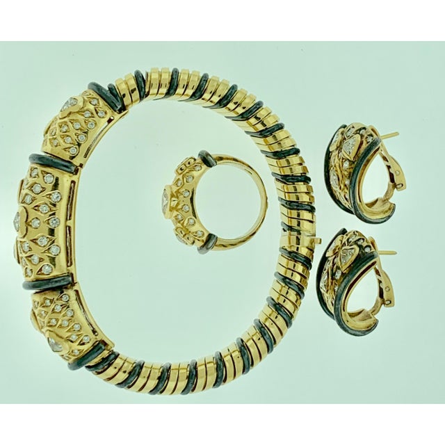 Metal Leporttie Diamond Bangle Earring Two Piece Set in 18 Karat Yellow Gold For Sale - Image 7 of 18