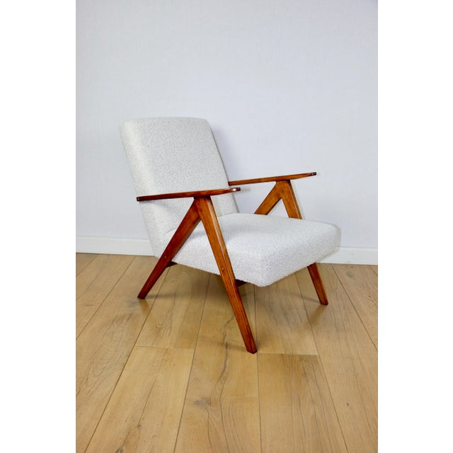 Vintage B-310 Var Lounge Chair in White Structural Bouclé, 1970s For Sale - Image 9 of 9