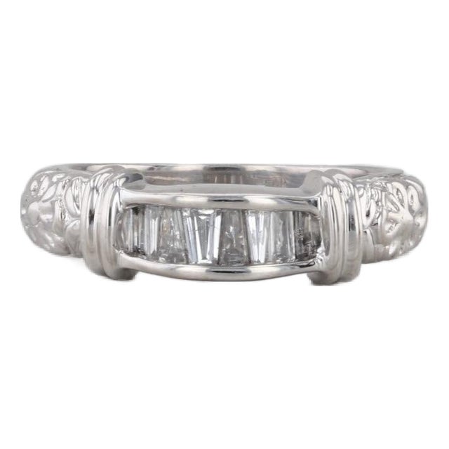 0.25ctw Diamond Wedding Ring 14k White Gold Floral Stackable Anniversary Band, Size 6.5 For Sale