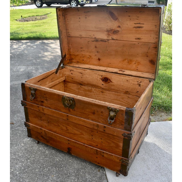 Antique Edwardian Style Pine & Metal Steamer Trunk For Sale - Image 12 of 14