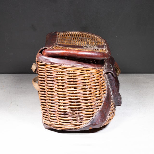 Vintage Wicker Hunting and Fishing Bag c.1940 For Sale - Image 4 of 8