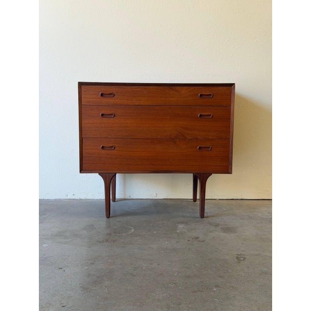 Mid-Century Modern Vintage Danish Teak Dressing Table Dresser – Mid Century Modern Vanity 1960s For Sale - Image 3 of 10