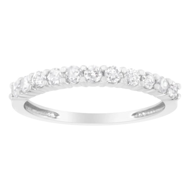 IGI Certified 1/2 Cttw Diamond 10K White Gold Prong Set Fluted Band Style Ring - Size 8 For Sale
