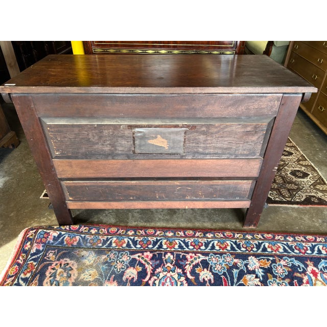 Vintage Wallace Nutting Walnut Lift Top Pilgrim Style Chest, Catalogue #909 C. 1940 For Sale - Image 11 of 11