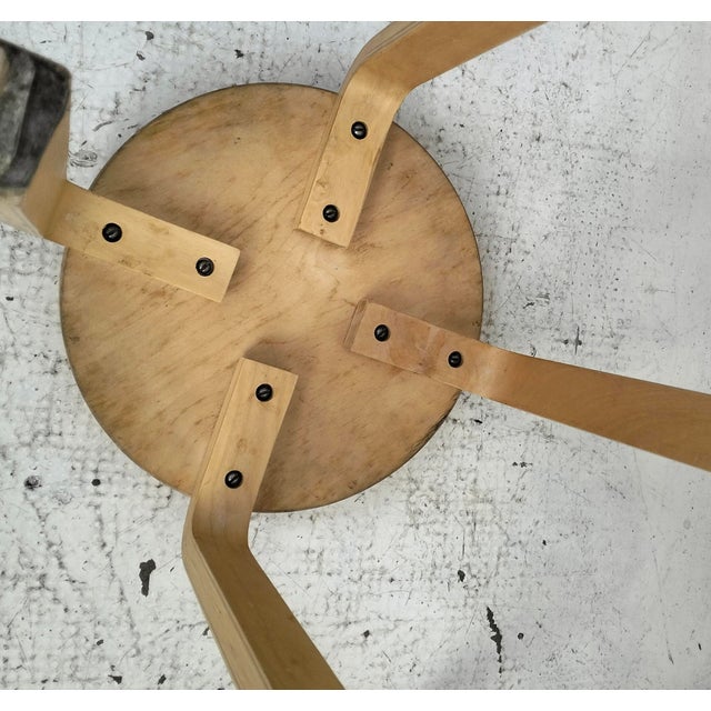 E60 Wooden Stools by Alvar Aalto for Artek, 1960s, Set of 2 For Sale - Image 8 of 10