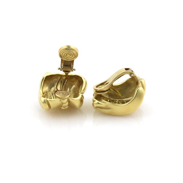 Contemporary Mid 20th Century Kieselstein Cord 18K Yellow Gold Scroll Shell Clip On Earrings For Sale - Image 3 of 5