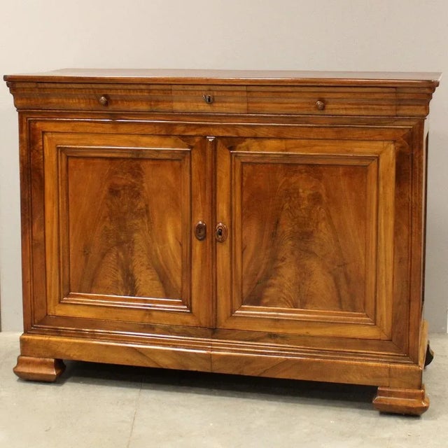 Antique Louis Philippe Sideboard in Walnut, 1800s For Sale - Image 11 of 11