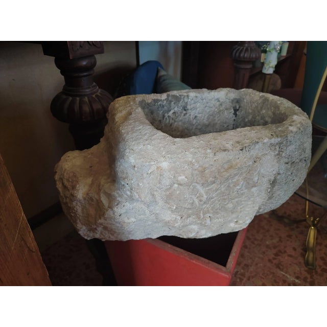 Sink stone pan with sculpted face Italy First 900 The flask is equipped with both the hole on the base and on the mouth of...