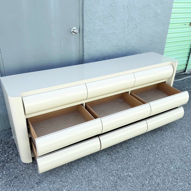Postmodern Postmodern Cream Lacquer Laminate Bullnose Dresser For Sale - Image 3 of 11