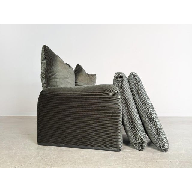 Maralunga 2-Seater Sofa in Corduroy by Vico Magistretti for Cassina For Sale - Image 6 of 11