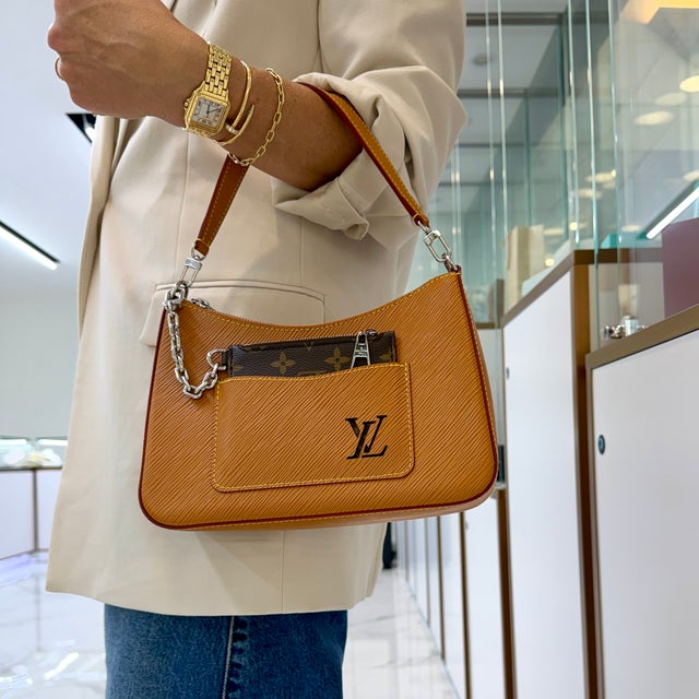 Louis Vuitton Marelle Gold Miel Epi Leather Silver-Tone Hardware Hobo Handbag For Sale - Image 11 of 11