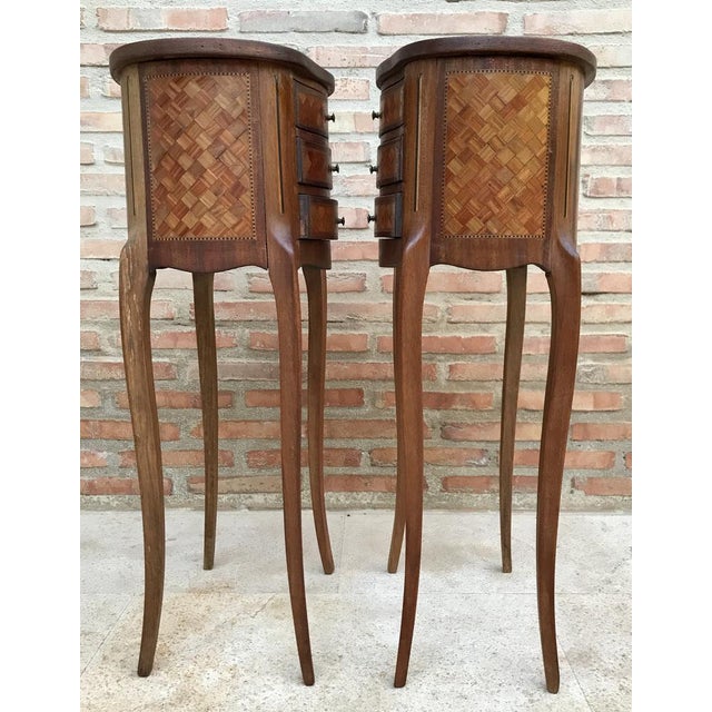 Louis XV Inlaid Walnut 3-Drawer Side Tables or Nightstands with Marquetry, Set of 2 For Sale - Image 9 of 18