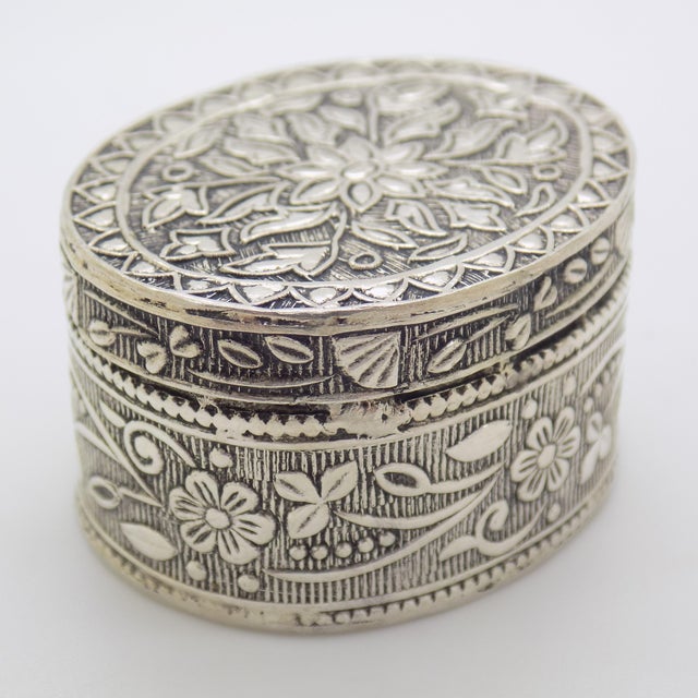 Silver Vintage Italian Oval Tall Silver 800 Pill Trinket Snuff Box, 1980s For Sale - Image 8 of 14