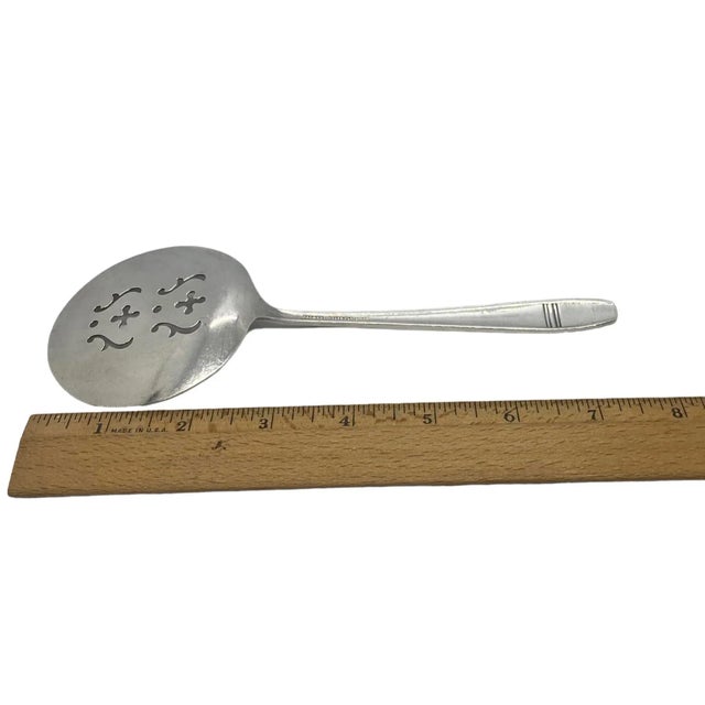 1944 Wallace Harmony House “Danish Queen” Silver Plate Tomato Server For Sale - Image 10 of 13