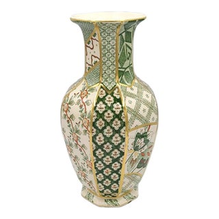 Vintage Mason's Ironstone Beautiful Green Hand Painted Vase For Sale