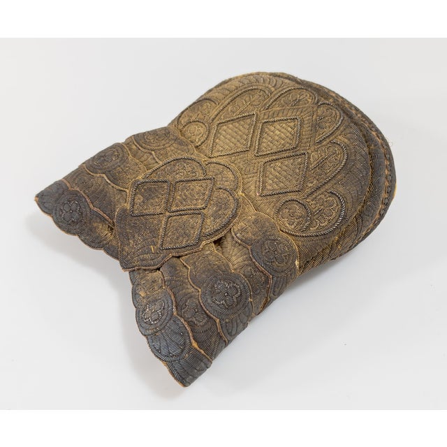 We are selling this very decorative fine quality German Folk art Riegelhaube with very nice design. This would have...