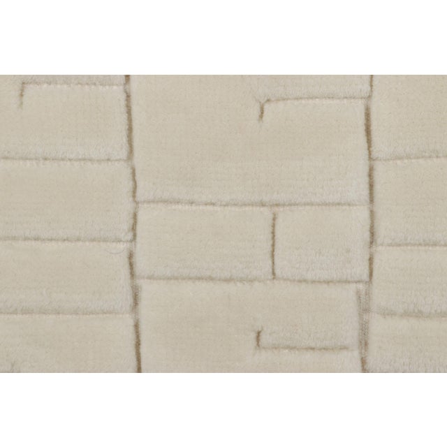 Mid-Century Modern Rug & Kilim's Scandinavian Rug in Beige and Cream with Geometric Pattern For Sale - Image 3 of 3