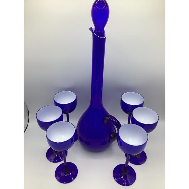 1960s Vintage Carlo Moretti Italy Blue White Cased Glass Decanter With Tall Cordial Glasses - Set of 7 For Sale - Image 5 of 8
