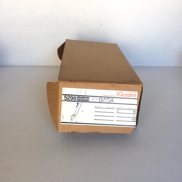 White Wall Lamp in Glass and Aluminum by B.U. Gecchelin from Guzzini, 1980s For Sale - Image 8 of 10