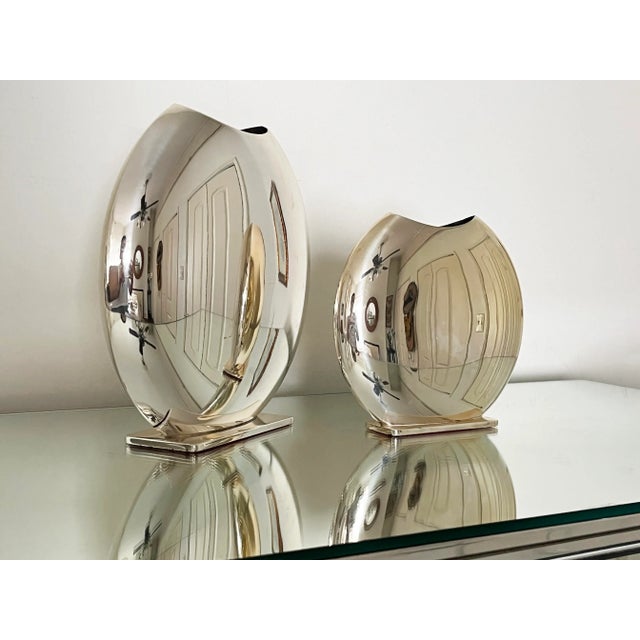 Chrome Pair of 1980s Postmodern Mirrored Moon Vases For Sale - Image 8 of 10