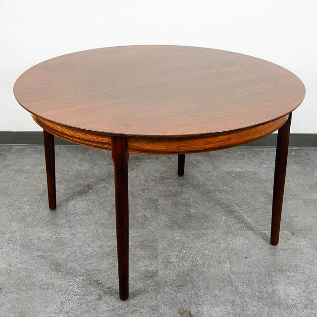 Brown Mid Century Danish Modern Dining Table Brazilian Rosewood Round Vintage MCM For Sale - Image 8 of 10