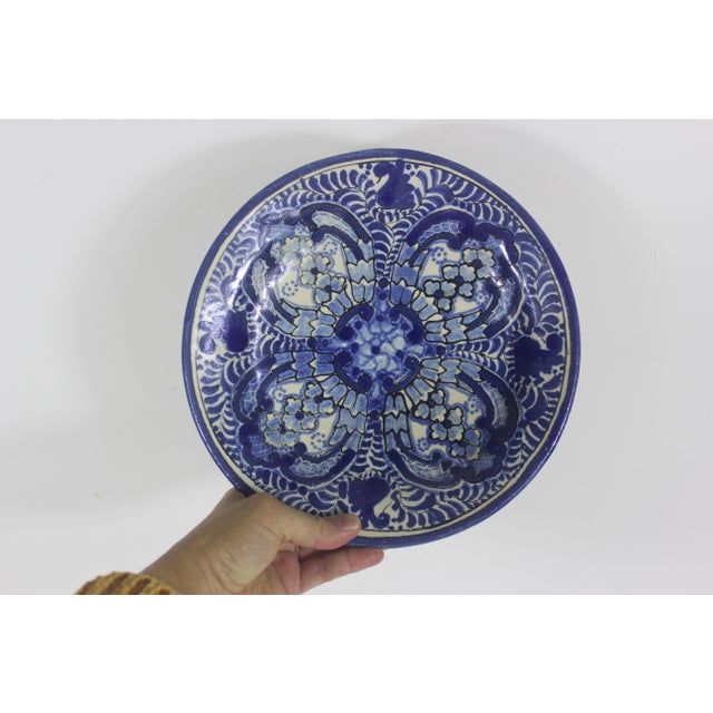 Blue Vintage Ysauro Uriarte Puebla Talavera Mexican Folk Art Majolica Pottery Plate Blue and White Hallmark For Sale - Image 8 of 8
