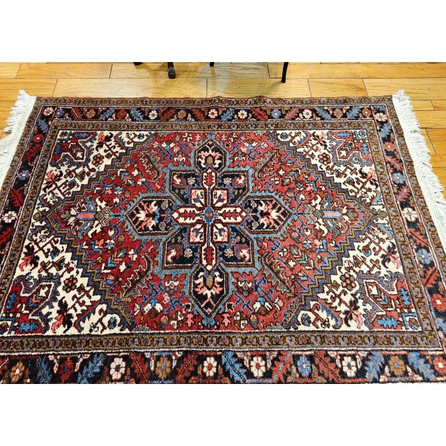 1900 - 1909 Vintage Persian Heriz Rug, Hand-Knotted Wool, Geometric Medallion Pattern, Red & Navy, 5x7 For Sale - Image 5 of 15