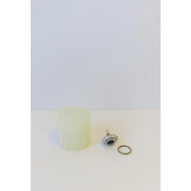 1970s Italian White Onyx Marble Round Box For Sale - Image 5 of 12