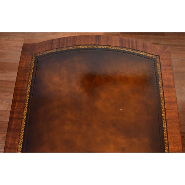1930s Weiman Regency Mahogany & Leather Top Pair of Side Tables / End Tables For Sale - Image 6 of 14