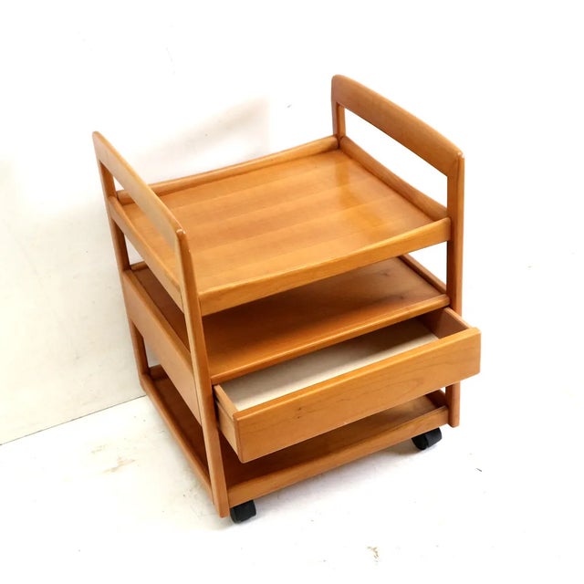 Vintage Serving Trolley on Wheels, in Good conditions. Designed 1960 to 1969